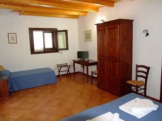 Üç Kişilik Oda