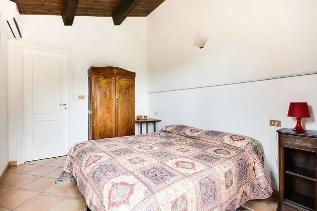 Büyük Yataklı Tek Kişilik Oda