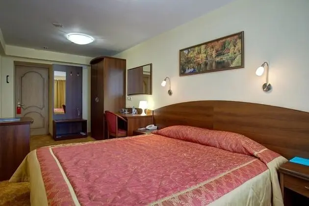 Comfort Tek Büyük veya İki Ayrı Yataklı Oda