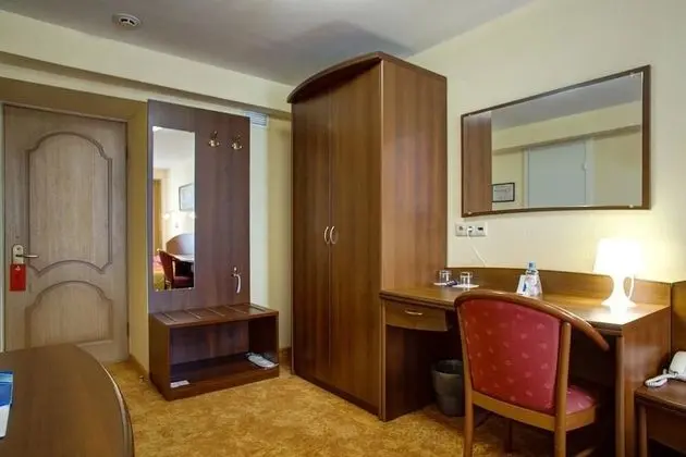 Comfort Tek Büyük veya İki Ayrı Yataklı Oda
