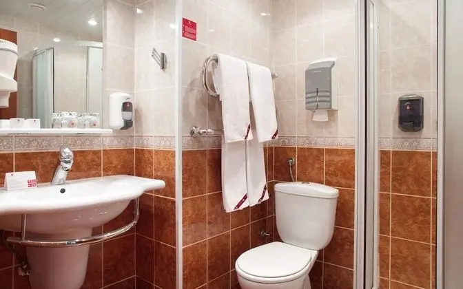 Superior Tek Büyük veya İki Ayrı Yataklı Oda