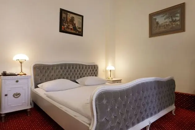 Standard Tek Büyük veya İki Ayrı Yataklı Oda