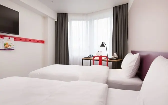 Standard Tek Büyük veya İki Ayrı Yataklı Oda (SMART)