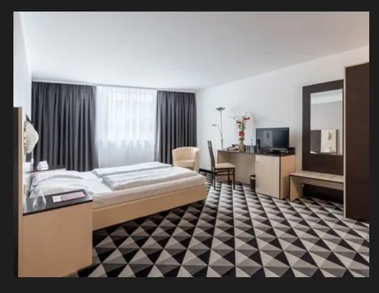 Standard Tek Büyük veya İki Ayrı Yataklı Oda