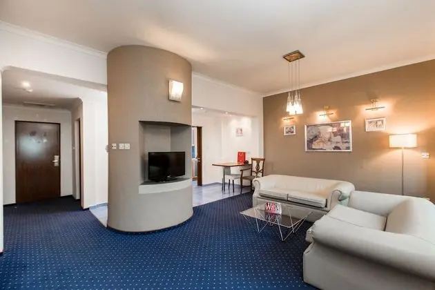 Apart Daire, 1 En Büyük (King) Boy Yatak, Sigara İçilmez, Şehir Manzaralı