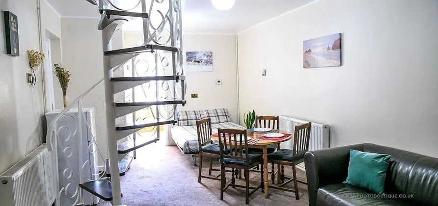 Comfort Apart Daire, Birden Çok Yatak, Mutfak, Bahçe Manzaralı