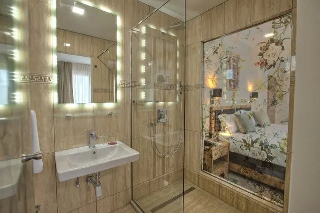 1 Çift Kişilik Veya 2 Tek Kişilik Yatak Deluxe