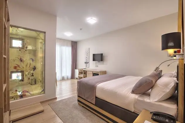 Standard King Room, City view