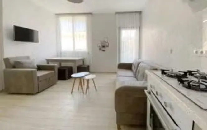 Apart 3