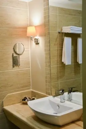 Deluxe Tek Büyük veya İki Ayrı Yataklı Oda
