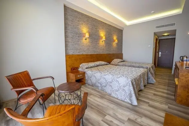 Deluxe Tek Büyük veya İki Ayrı Yataklı Oda