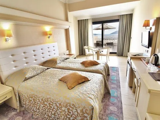 https://images.etstur.com/files/images/hotelImages/TR/54020/l/Azka-Hotel-Oda-352963.jpg