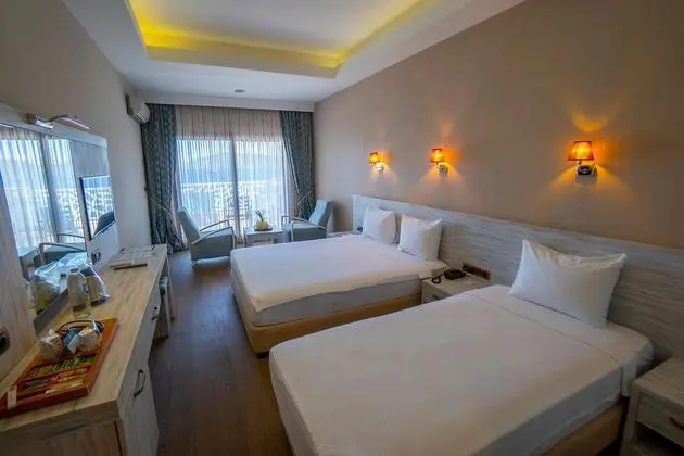 https://images.etstur.com/files/images/hotelImages/TR/54020/l/Azka-Hotel-Oda-352977.jpg