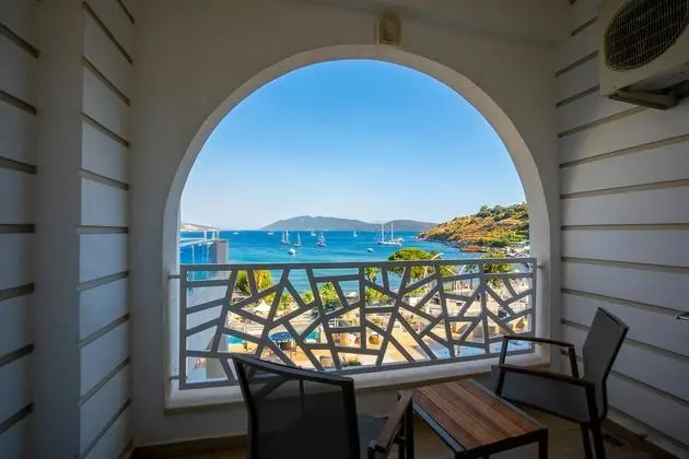 https://images.etstur.com/files/images/hotelImages/TR/54020/l/Azka-Hotel-Oda-352991.jpg