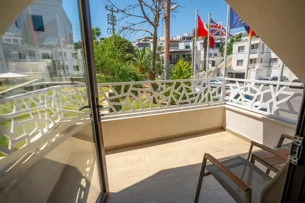 https://images.etstur.com/files/images/hotelImages/TR/54020/l/Azka-Hotel-Oda-352994.jpg