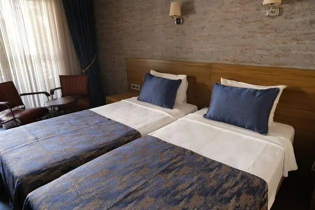 https://images.etstur.com/files/images/hotelImages/TR/54020/l/Azka-Hotel-Oda-352995.jpg