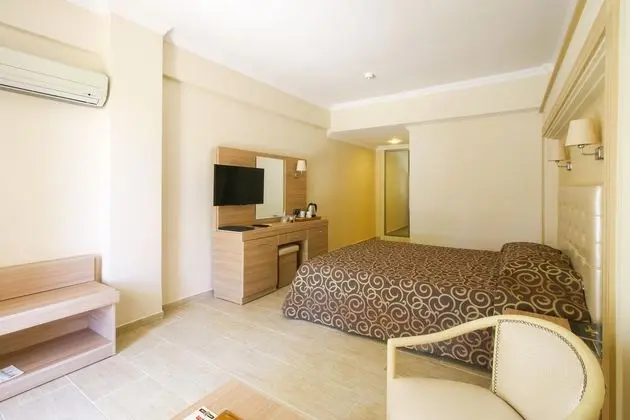 https://images.etstur.com/files/images/hotelImages/TR/54020/l/Azka-Hotel-Oda-352998.jpg