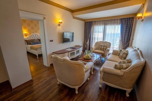 https://images.etstur.com/files/images/hotelImages/TR/54020/l/Azka-Hotel-Oda-353002.jpg