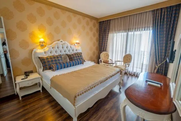 https://images.etstur.com/files/images/hotelImages/TR/54020/l/Azka-Hotel-Oda-353003.jpg