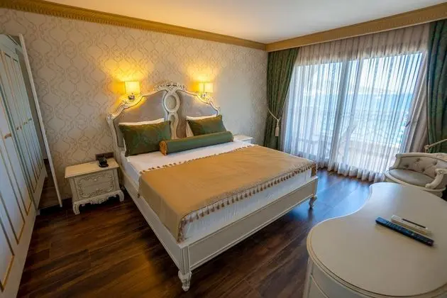 https://images.etstur.com/files/images/hotelImages/TR/54020/l/Azka-Hotel-Oda-353005.jpg