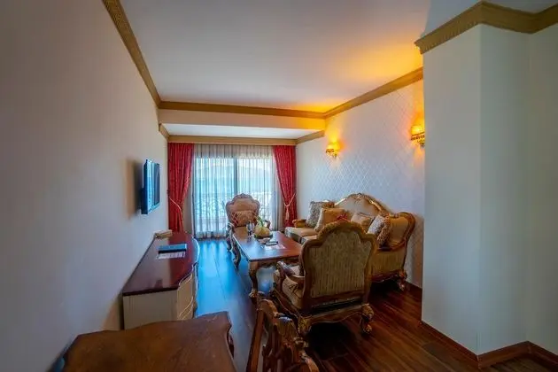 https://images.etstur.com/files/images/hotelImages/TR/54020/l/Azka-Hotel-Oda-353007.jpg