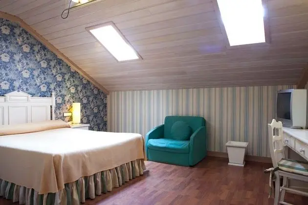 Büyük Yataklı Tek Kişilik Oda