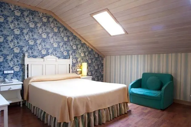 Büyük Yataklı Tek Kişilik Oda