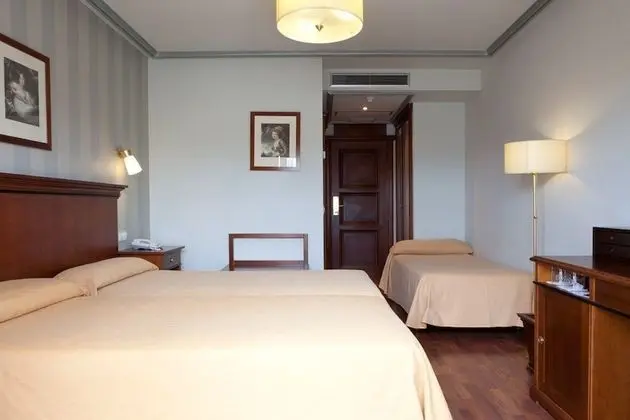 Tek Büyük veya İki Ayrı Yataklı Oda