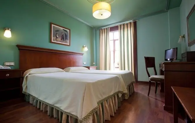 Tek Büyük veya İki Ayrı Yataklı Oda