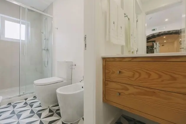 Bed in a Shared Mixed Room , Shared Bathroom ( 4 pax)