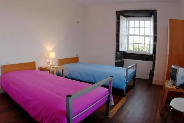 İki Ayrı Yataklı Oda, Ortak Banyo