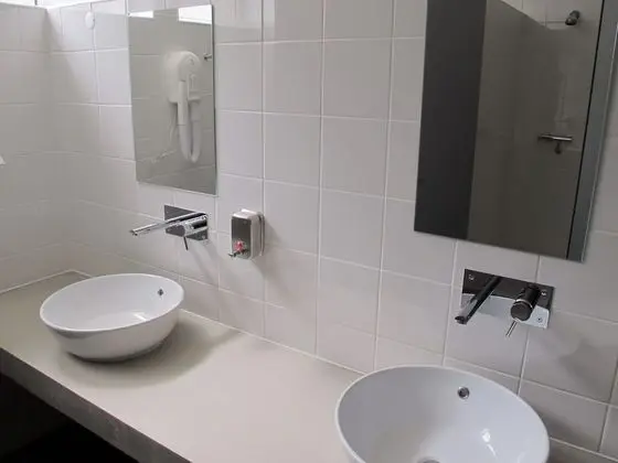 Ortak Ranzalı Oda, Ortak Banyo (Female)