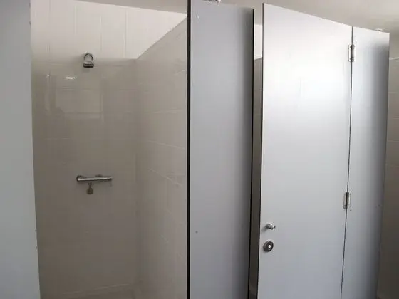 Ortak Ranzalı Oda, Karma Ranzalı Oda, Ortak Banyo