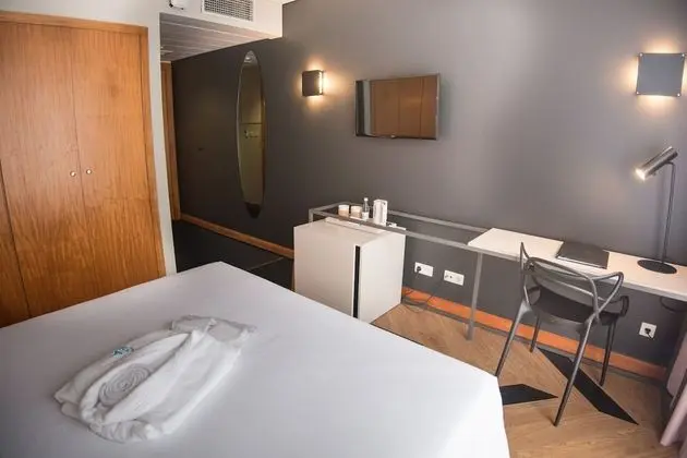 Premium Tek Büyük Yataklı Oda