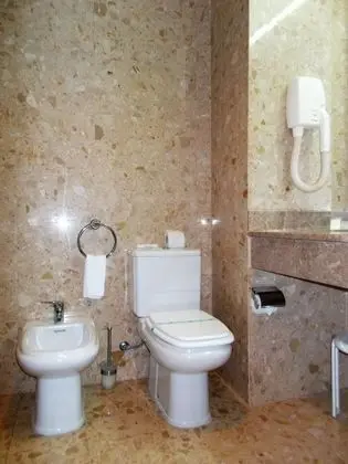 Classic Tek Büyük Yataklı Oda