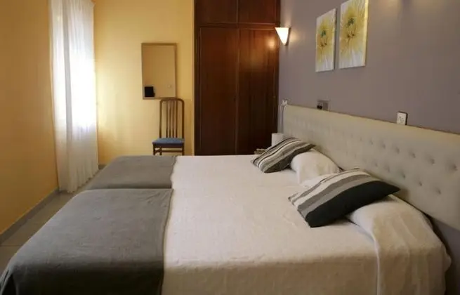 Tek Büyük veya İki Ayrı Yataklı Oda