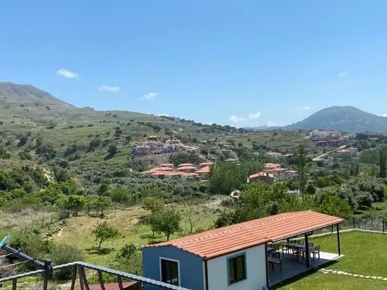 Studio, Dağ Manzaralı