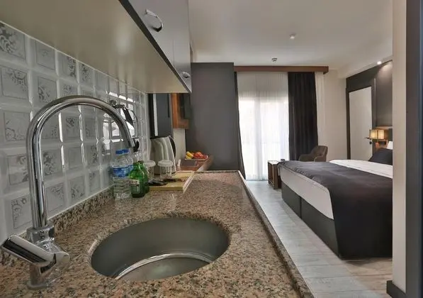 Çift Kişilik, Şehir Manzaralı