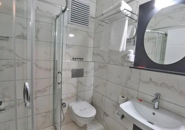Çift Kişilik, Şehir Manzaralı