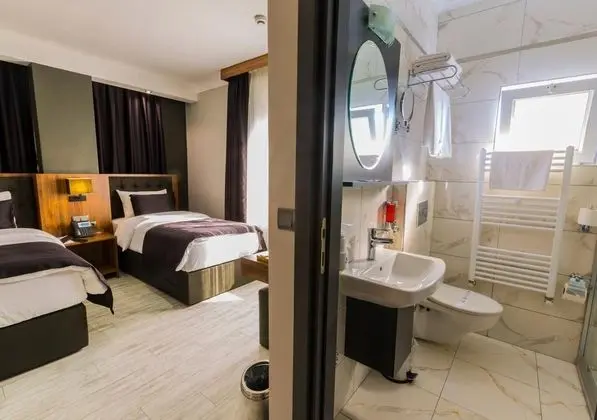 İki Ayrı Yataklı Oda, Şehir Manzaralı