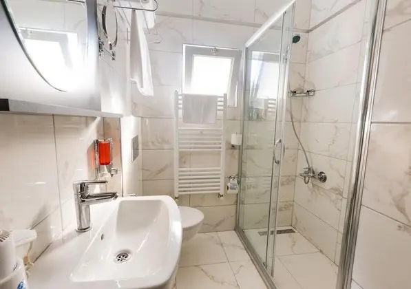 İki Ayrı Yataklı Oda, Şehir Manzaralı