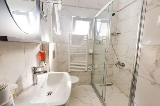 Standard Tek Büyük Yataklı Oda