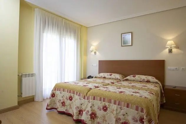 İki Ayrı Yataklı Oda, Balkon, Bahçe Manzaralı