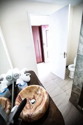 Signature Tek Büyük Yataklı Oda, 2 Çift Kişilik Yatak