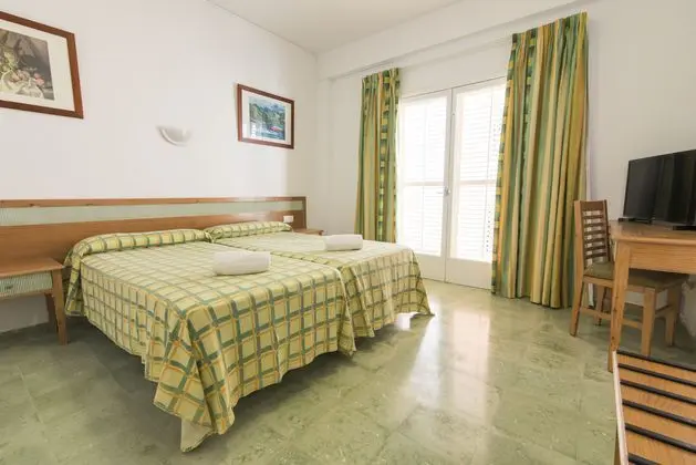 1 Çift Kişilik Veya 2 Tek Kişilik Yatak With Air Conditioning