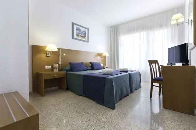 1 Çift Kişilik Veya 2 Tek Kişilik Yatak Pool View