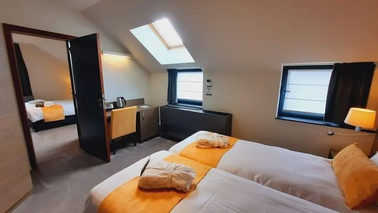 Family Tek Büyük veya İki Ayrı Yataklı Oda, Bağlantılı Odalar