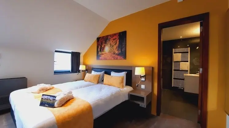 Family Tek Büyük veya İki Ayrı Yataklı Oda, Bağlantılı Odalar