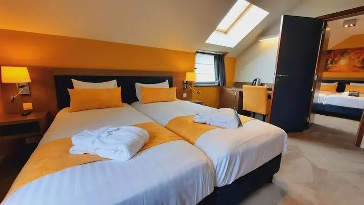 Family Tek Büyük veya İki Ayrı Yataklı Oda, Bağlantılı Odalar