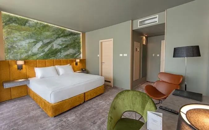 Premium Tek Büyük Yataklı Oda, Balkon